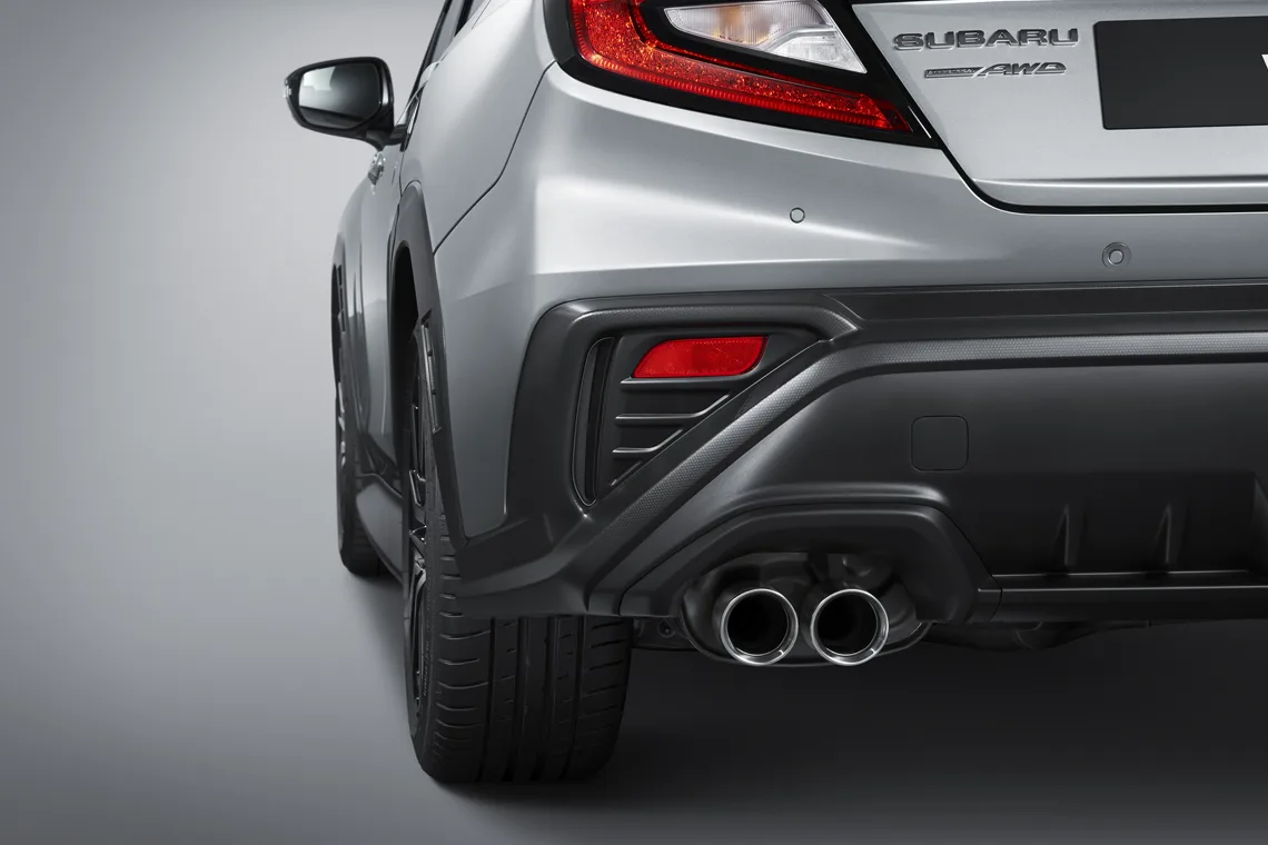 Front & Rear Outlets